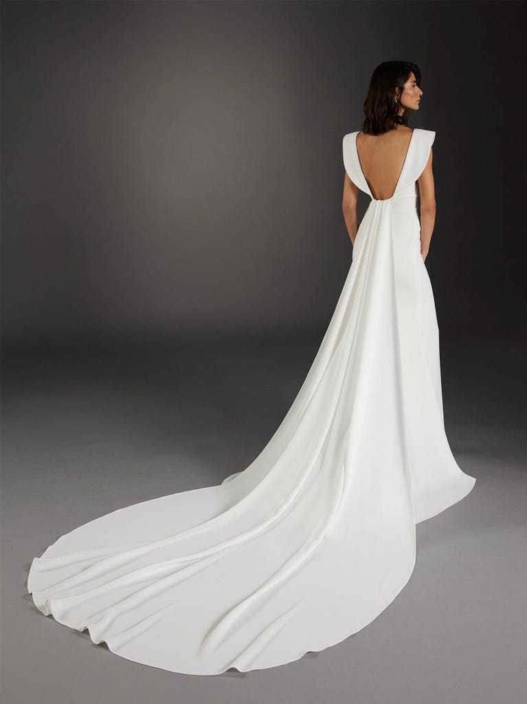 Pronovias CONDAL | Vestido De Novia Sirena Con Escote De Pico | Pronovias