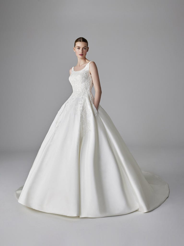 pronovias DALIDA | Vestido de novia princesa con escote redondo | Pronovias