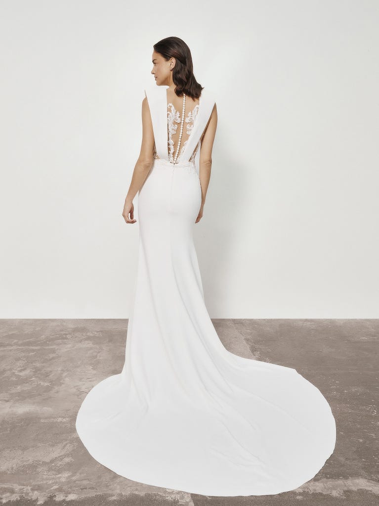 Pronovias DAME | Vestido De Novia Sirena Con Escote De Pico | Atelier Pronovias