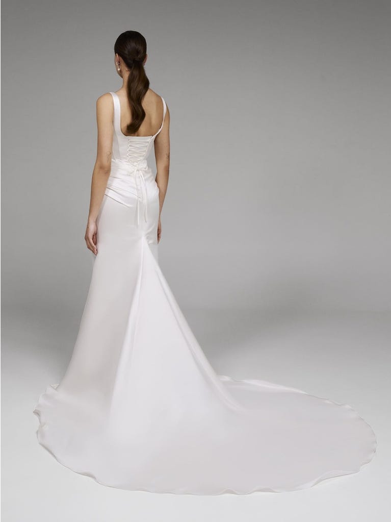 Pronovias DENNISE | Vestido De Novia Sirena Con Escote Cuadrado | Pronovias