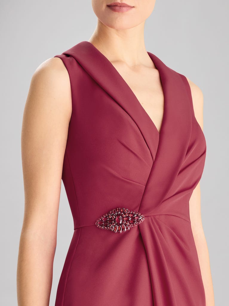 Pronovias DRAPE 2425 | Vestido De Fiesta Corte En A Con Escote De Pico | Pronovias