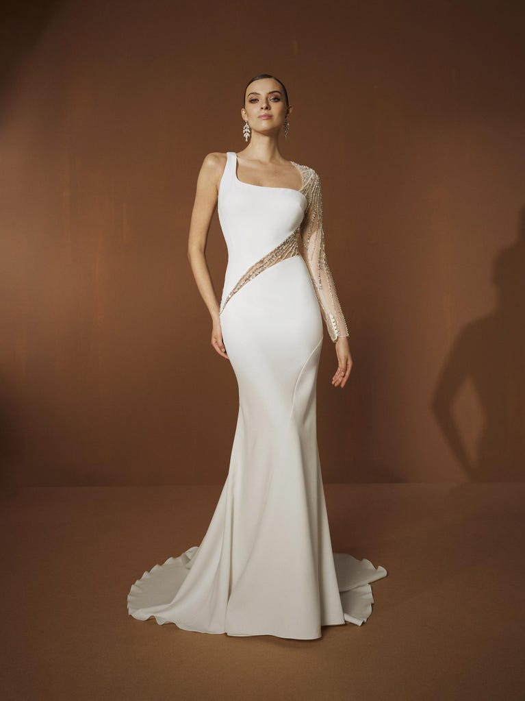 pronovias EARTHA | Vestido de novia sirena con escote cuadrado | Pronovias