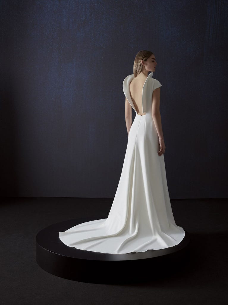 Pronovias ENCANT | Vestido De Novia Corte En A Con Escote Cisne | Atelier Pronovias