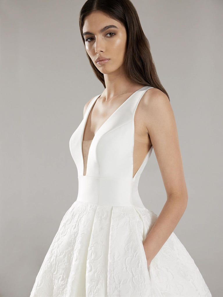 Pronovias FILANTE | Vestido De Novia Corte en a Con Escote De Pico | Pronovias