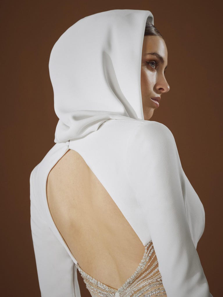 Pronovias GRACEJONES | Vestido De Novia Sirena Con Escote De Pico | Pronovias