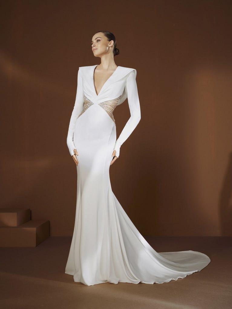 pronovias GRACEJONES | Vestido de novia sirena con escote de pico | Pronovias