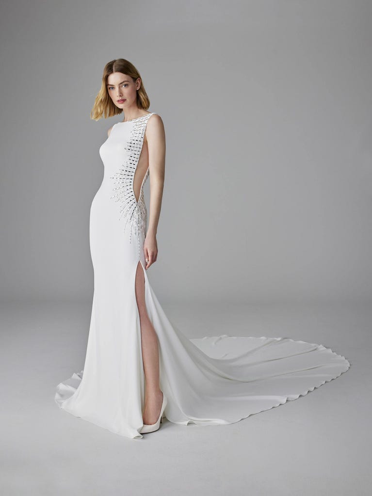 pronovias GYLDA | Vestido de novia sirena con escote barco | Pronovias