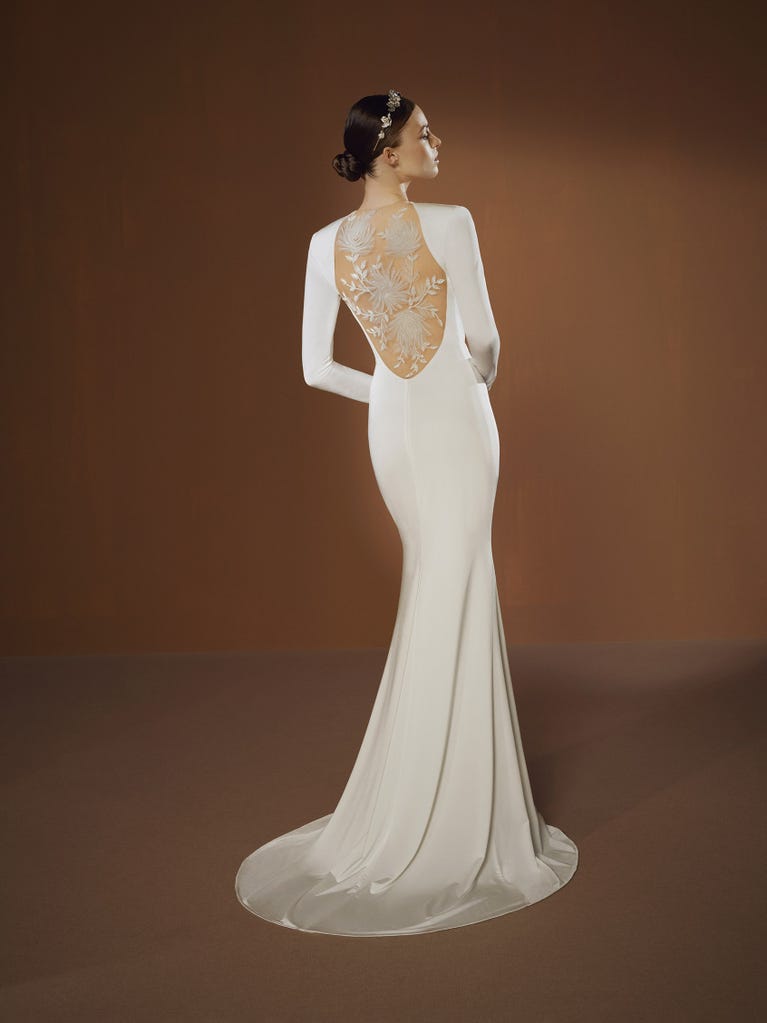 Pronovias HEDY | Vestido De Novia Sirena Con Escote De Pico | Pronovias
