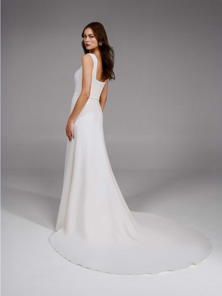 Pronovias HOLANE | Vestido De Novia Corte en a Con Escote Cuadrado | Pronovias