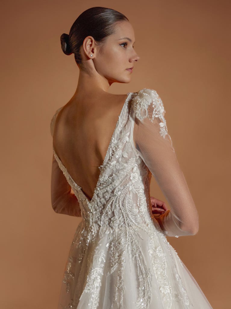 Pronovias ISHANI | Vestido De Novia Corte En A Con Escote De Pico | Pronovias