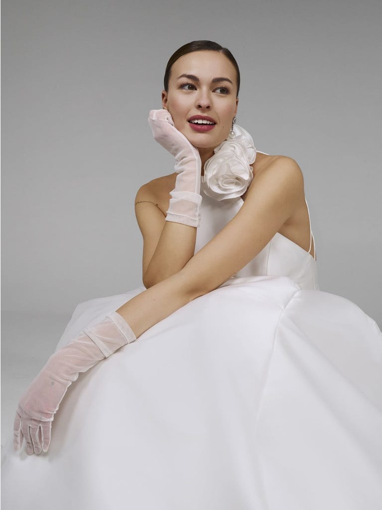 Pronovias JULY | Vestido De Novia Corte En A Con Cuello Halter | Pronovias