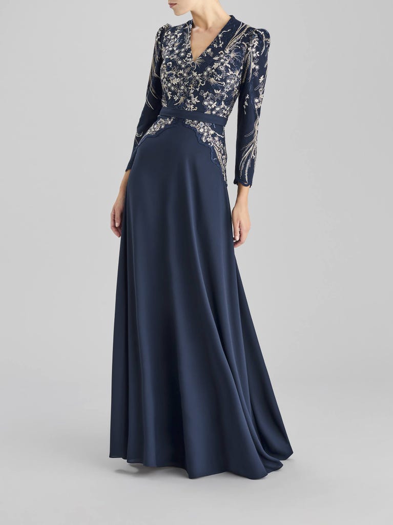 pronovias LACE 2315 | Vestido de fiesta corte en a con escote de pico | The Party Edit by Pronovias