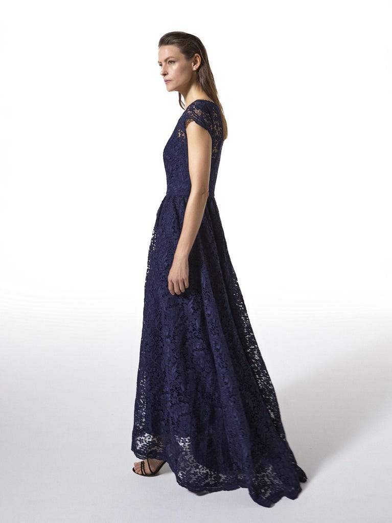 pronovias Lace 2436 | Vestido de fiesta corte en a con escote barco | Pronovias