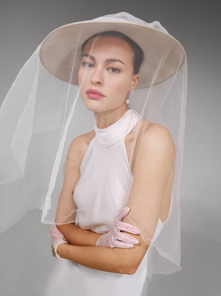 Pronovias LAMIUM | Vestido De Novia Sirena Con Cuello Halter | Pronovias