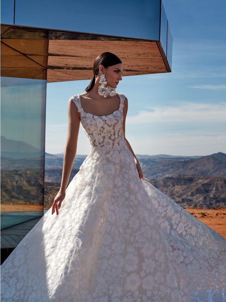 Pronovias LAPIS | Vestido De Novia Corte En A Con Escote Cuadrado | Pronovias