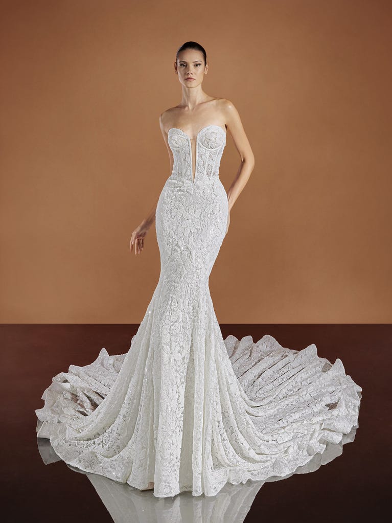 pronovias LAVANYA | Vestido de novia sirena con escote de pico | Pronovias