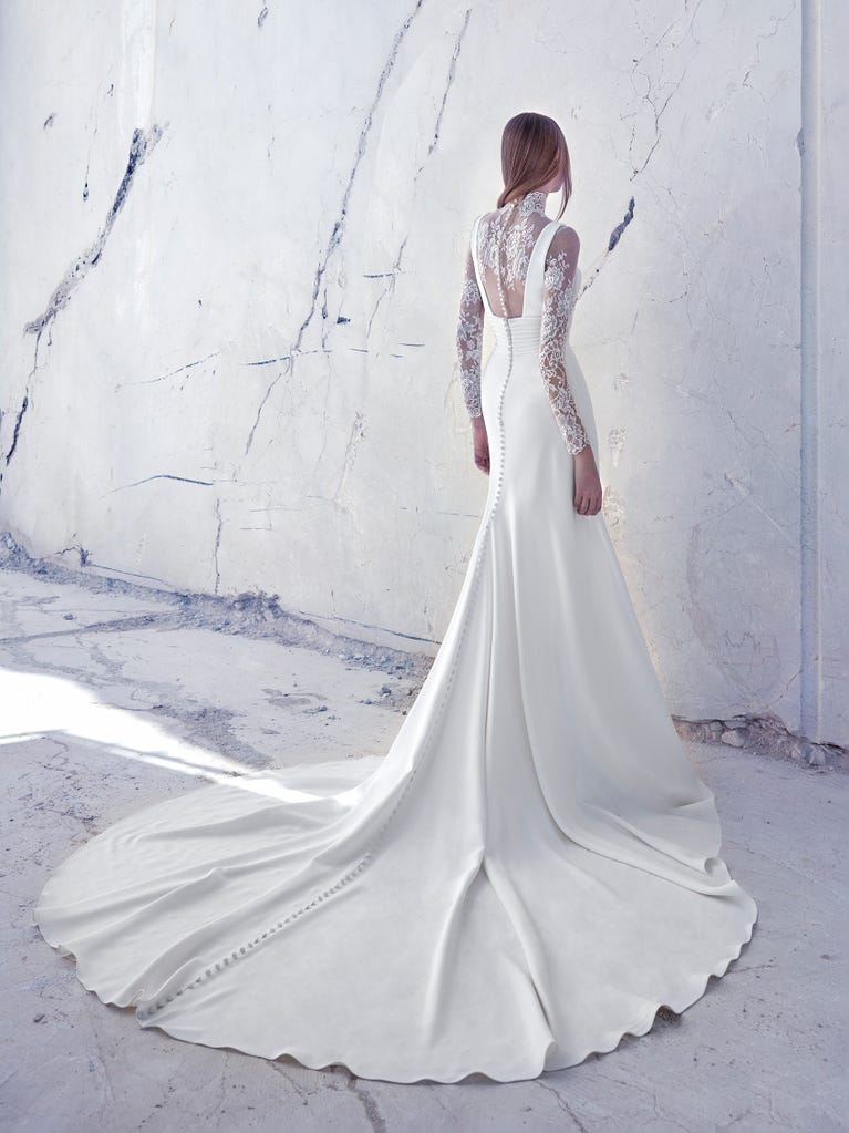 Pronovias LIGHTS | Vestido De Novia Corte En A Con Escote Cisne | Pronovias