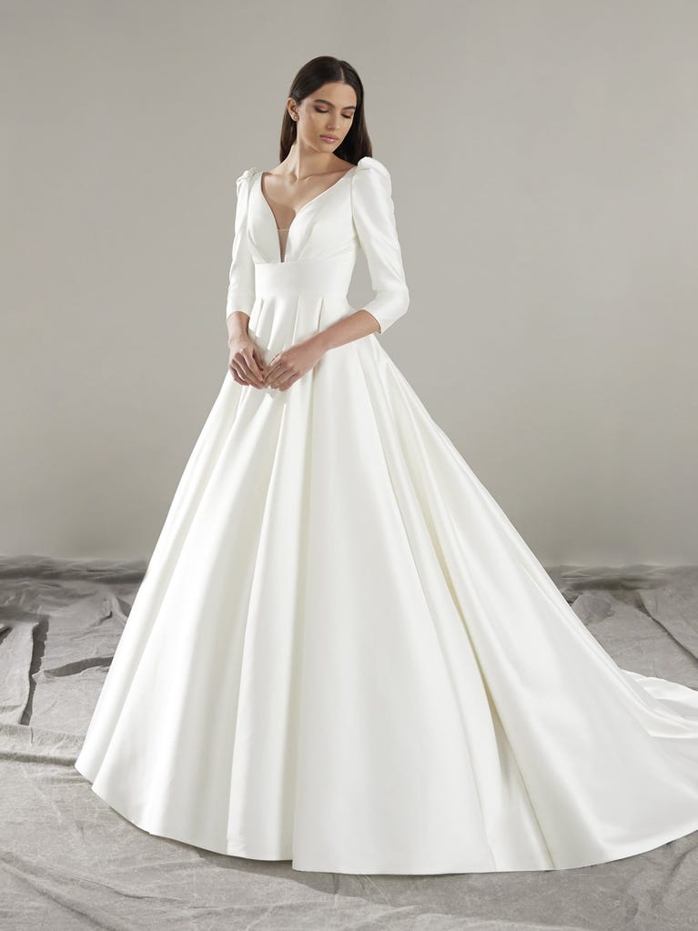 Pronovias LIVIA | Vestido De Novia Princesa Con Escote De Pico | Pronovias