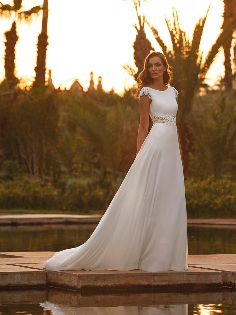 Pronovias LOLLAND | Vestido De Novia Corte En A Con Escote Barco | Pronovias
