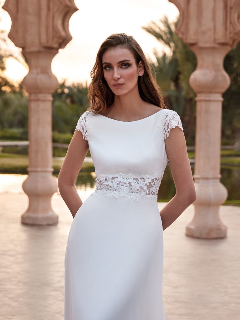 Pronovias LOLLAND | Vestido De Novia Corte En A Con Escote Barco | Pronovias