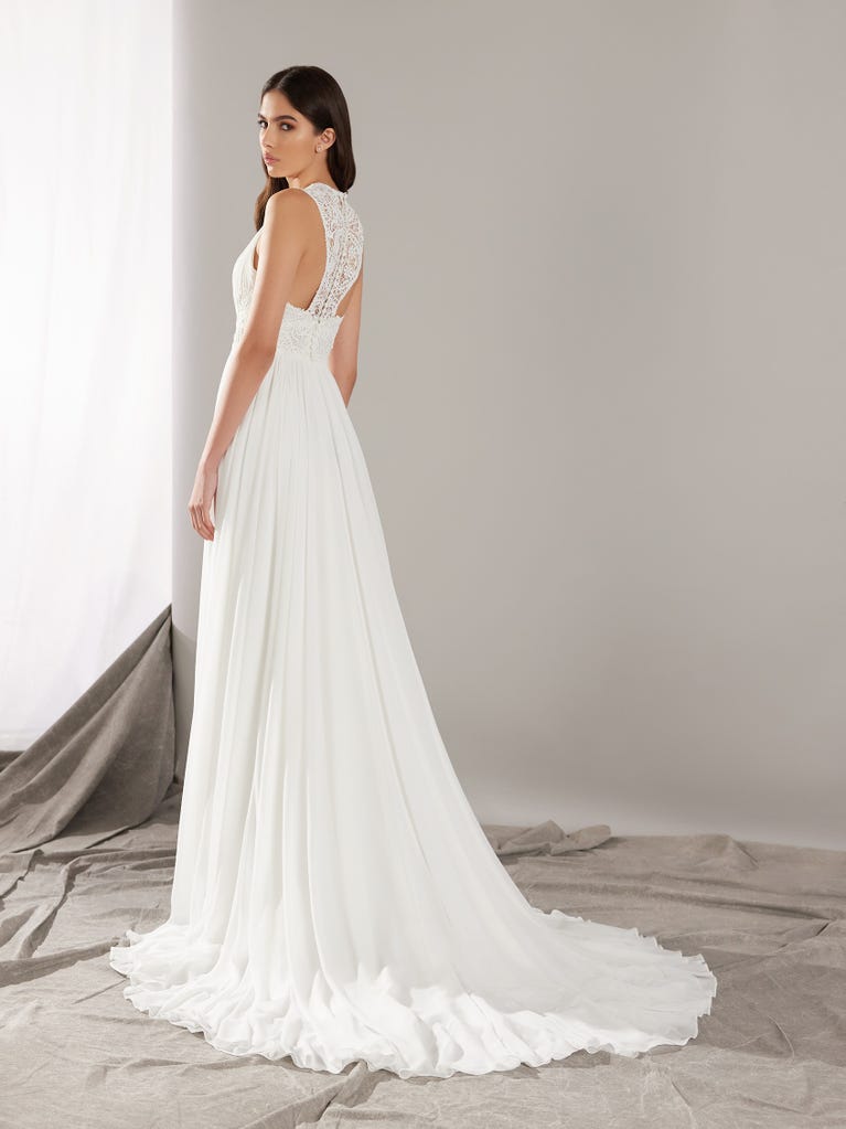 Pronovias LOVELY | Vestido De Novia Corte en a Con Escote De Pico | Pronovias