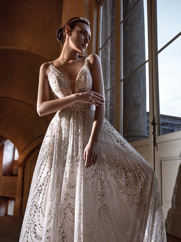 Pronovias LULIT | Vestido De Novia Corte en a Con Escote De Pico