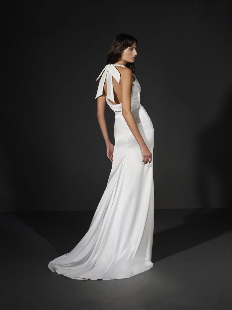 Pronovias MAEVA | Vestido De Novia Sirena Con Cuello Halter | Vera Wang Bride