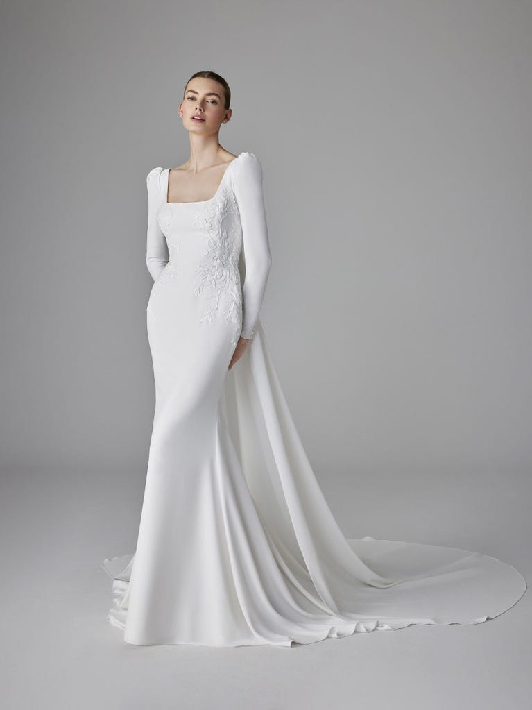 pronovias MALLORY | Vestido de novia sirena con escote cuadrado | Pronovias