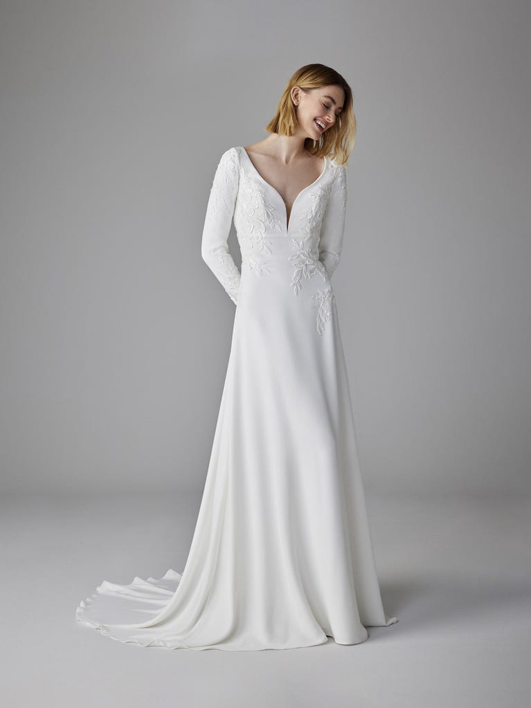 pronovias MELUSINE | Vestido de novia corte en A con escote corazón | Pronovias