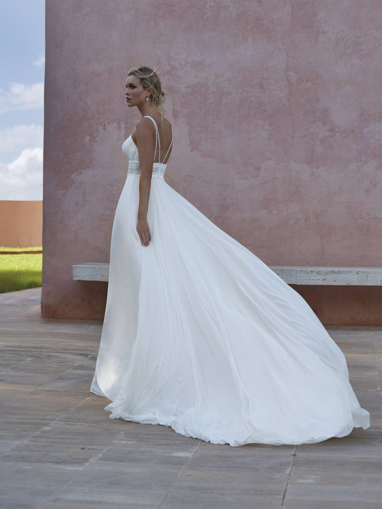 Pronovias MORGAT | Vestido De Novia Corte En A Con Escote De Pico | Pronovias