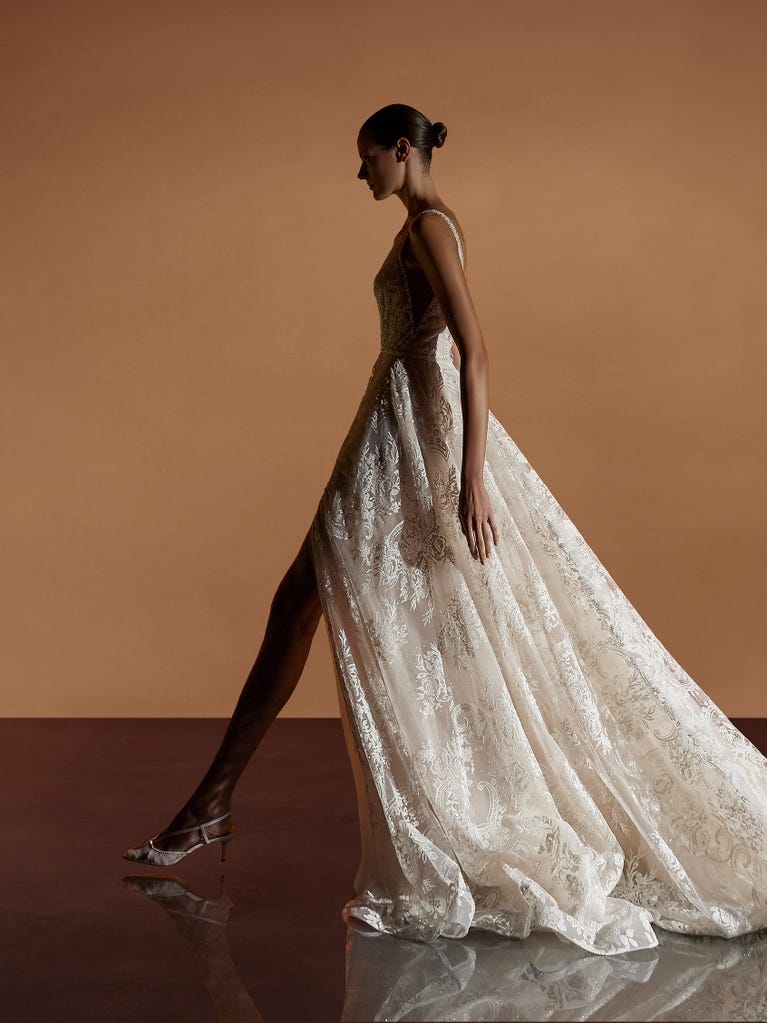 Pronovias NETHRA | Vestido De Novia Corte En A Con Escote De Pico | Pronovias