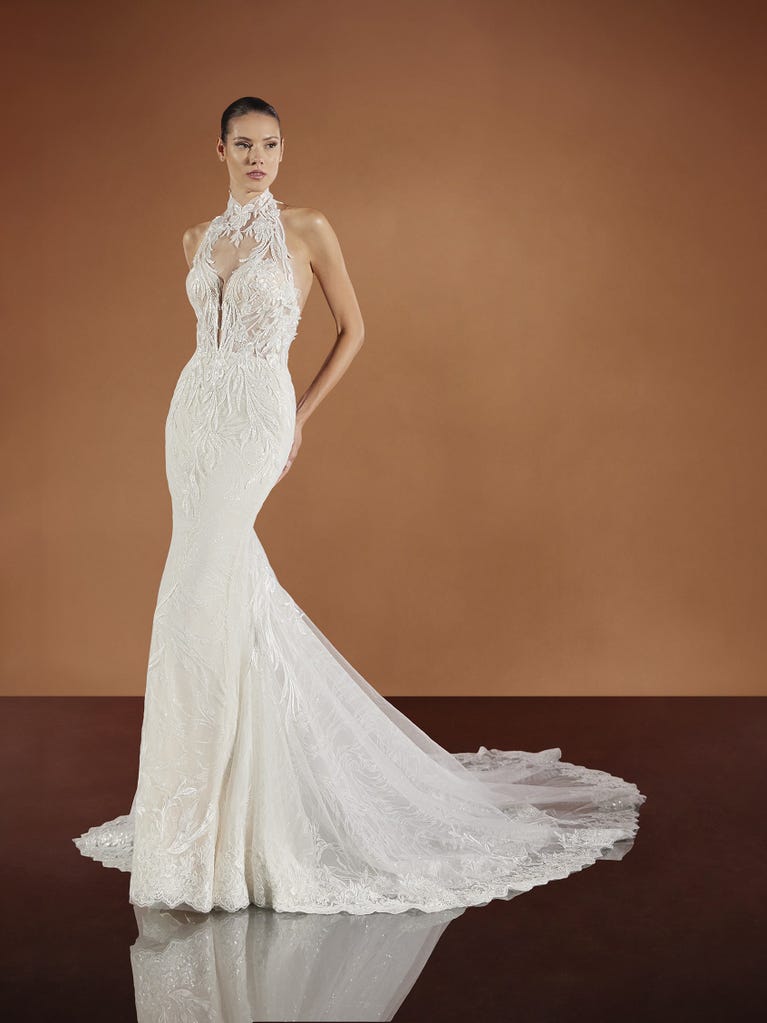 pronovias NISHA | Vestido de novia sirena con cuello halter | Pronovias