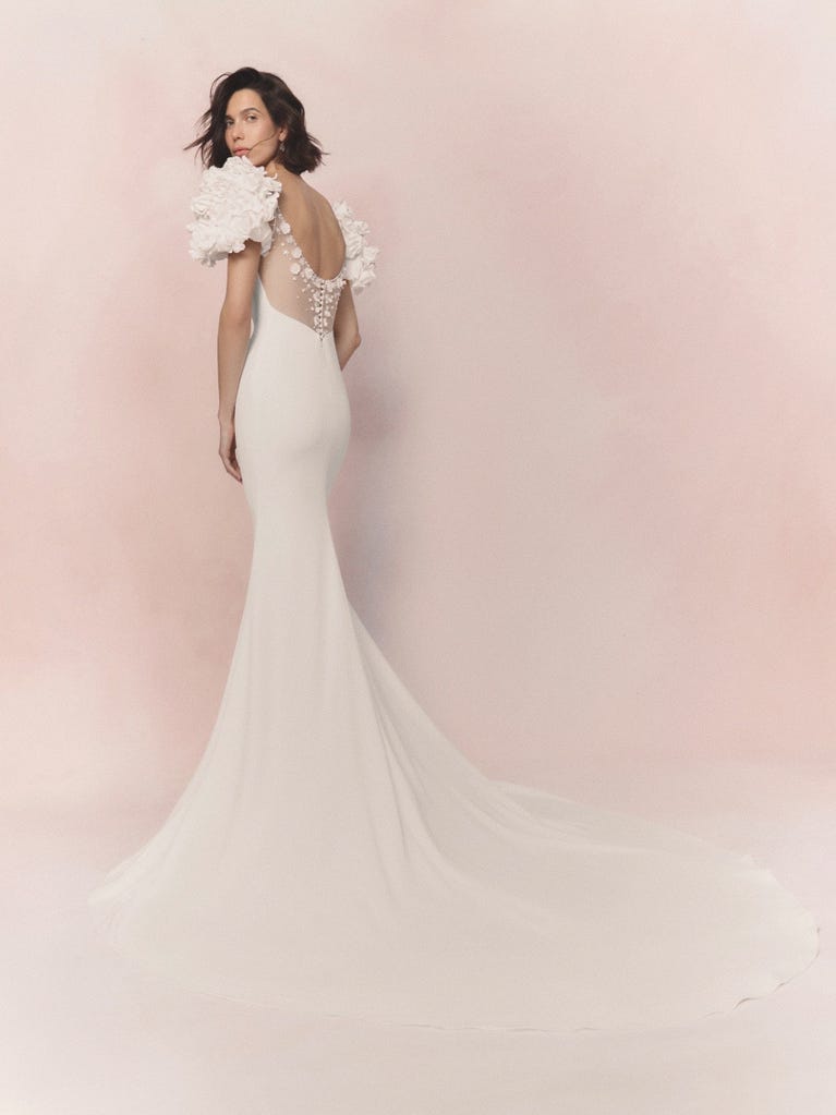 Pronovias NOEMIE | Vestido De Novia Sirena Con Escote De Pico | Pronovias