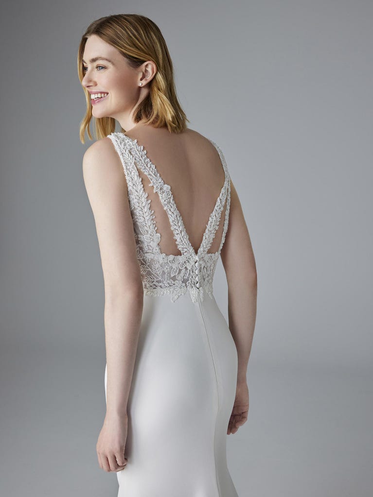 Pronovias ONA | Vestido De Novia Sirena Con Escote Cuadrado | Pronovias