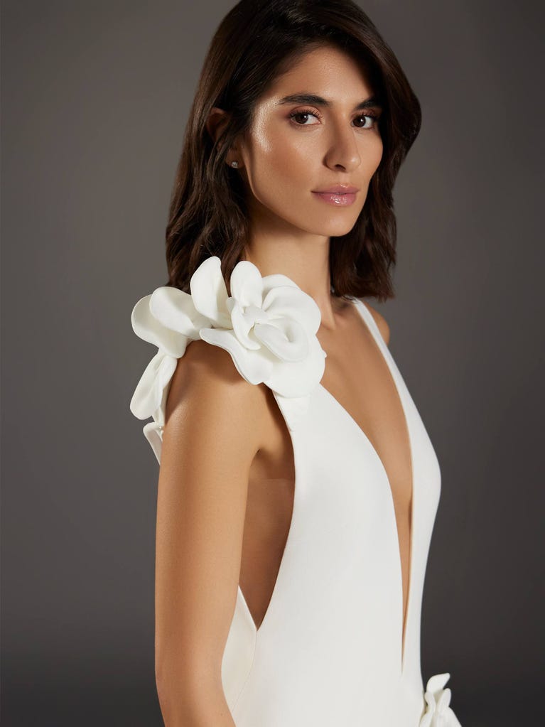 Pronovias PANOT | Vestido De Novia Sirena Con Escote De Pico | Pronovias