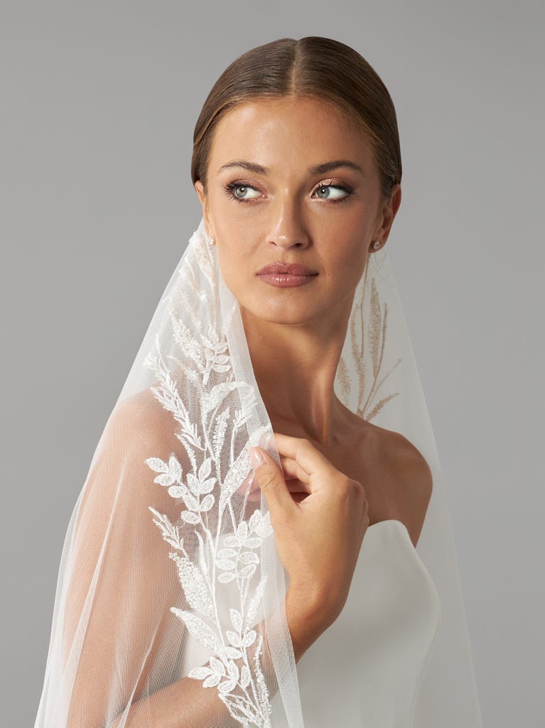 pronovias V-2105