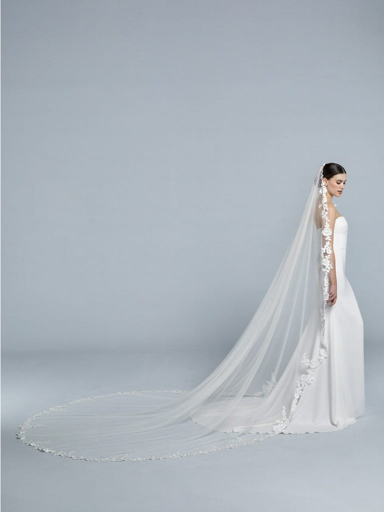 Pronovias V-2911