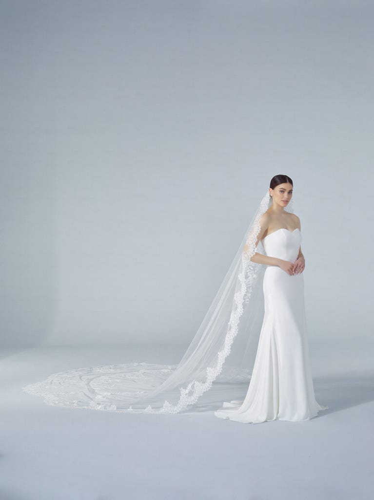 Pronovias V-LA40