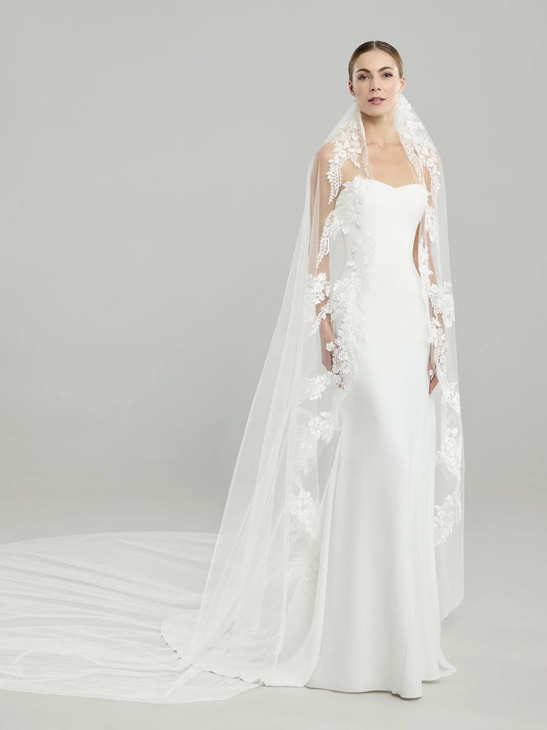pronovias V-LA51