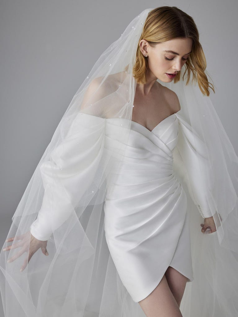 Pronovias QUINN | Vestido De Novia Con Escote Envolvente | Pronovias