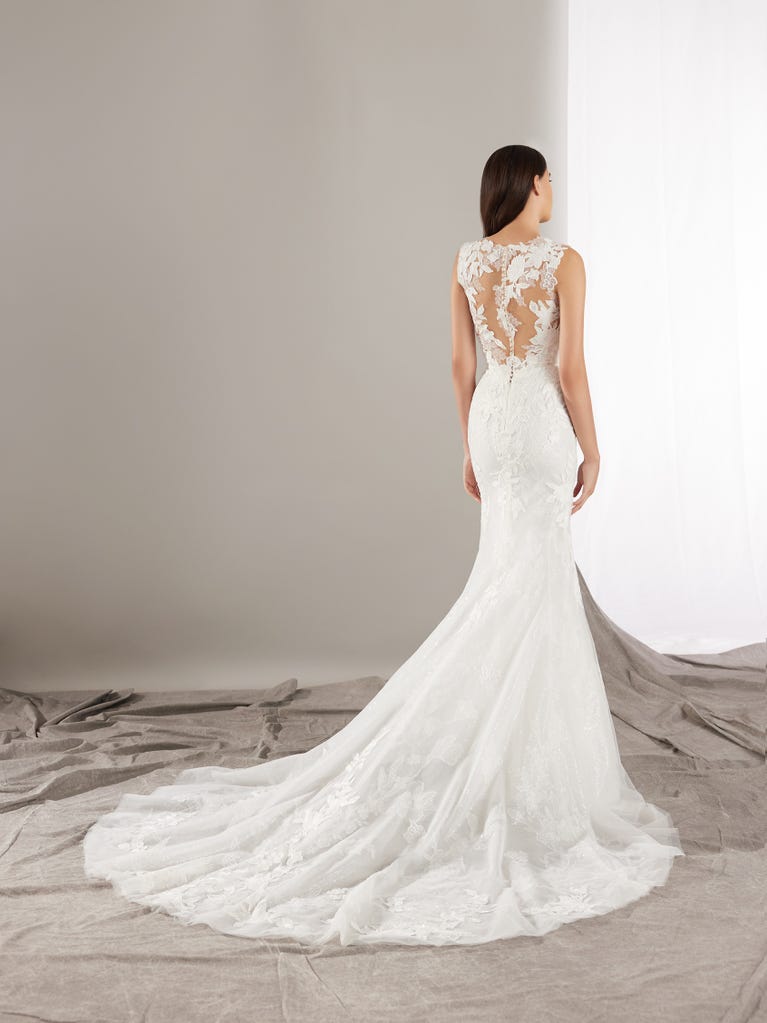 Pronovias ROWDY | Vestido De Novia Sirena Con Escote De Pico | Pronovias