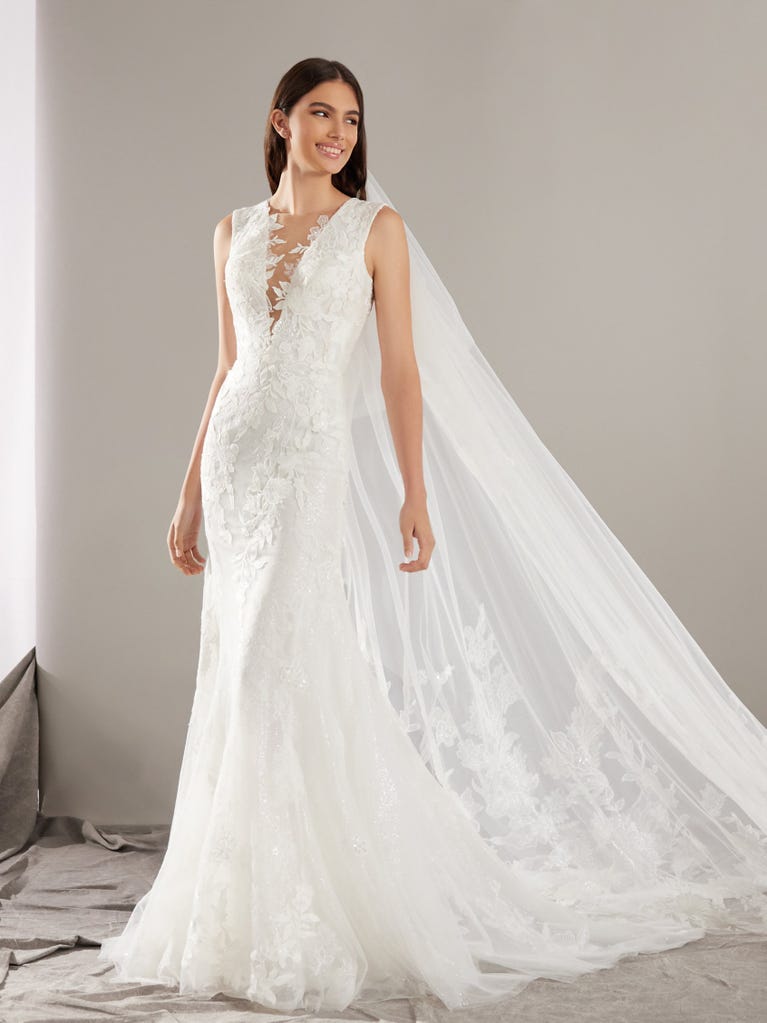 Pronovias ROWDY | Vestido De Novia Sirena Con Escote De Pico | Pronovias