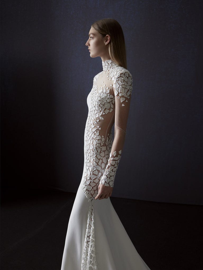 Pronovias TAPIES | Vestido De Novia Sirena Con Escote Cisne | Atelier Pronovias