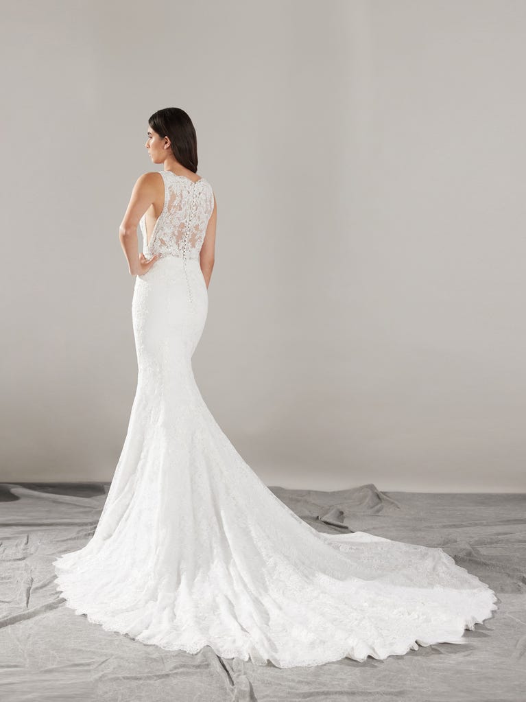 Pronovias TRIE | Vestido De Novia Sirena Con Escote De Pico | Pronovias