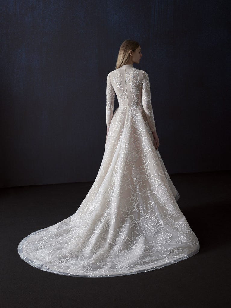 Pronovias VELIA | Vestido De Novia Princesa Con Escote Cisne | Atelier Pronovias