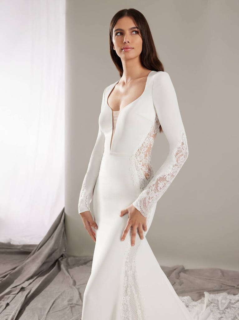 Pronovias VENERA | Vestido De Novia Sirena Con Escote De Pico | Pronovias