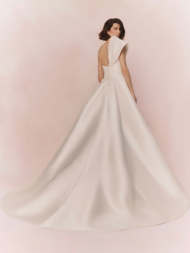 Pronovias Vestido De Novia Con Corte Princesa Y Manga Corta | Pronovias