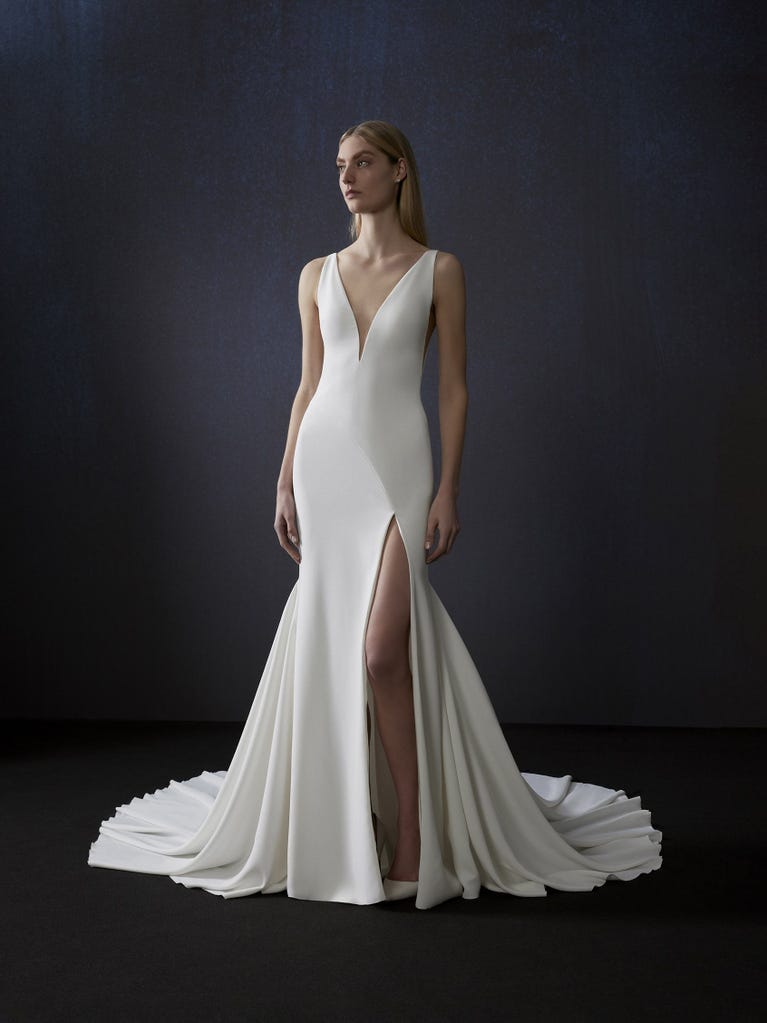 Pronovias Vestido De Novia Con Corte Sirena De Crepe Y Escote Pico | Pronovias