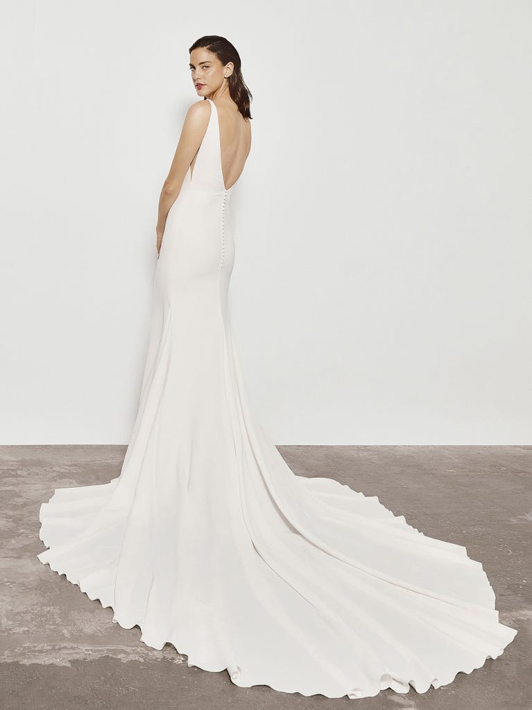 Pronovias Vestido De Novia Con Corte Sirena De Crepe Y Escote Pico | Pronovias
