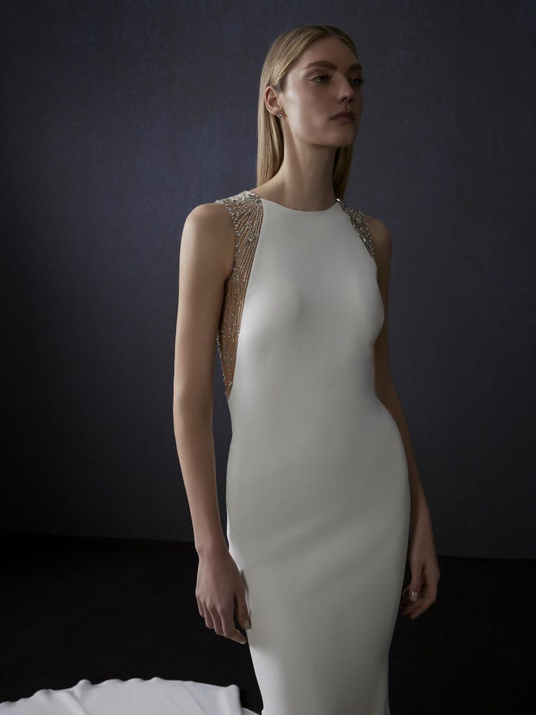 Pronovias Vestido Novia En Crepe Sirena Sencillo Con Pedrería | Pronovias